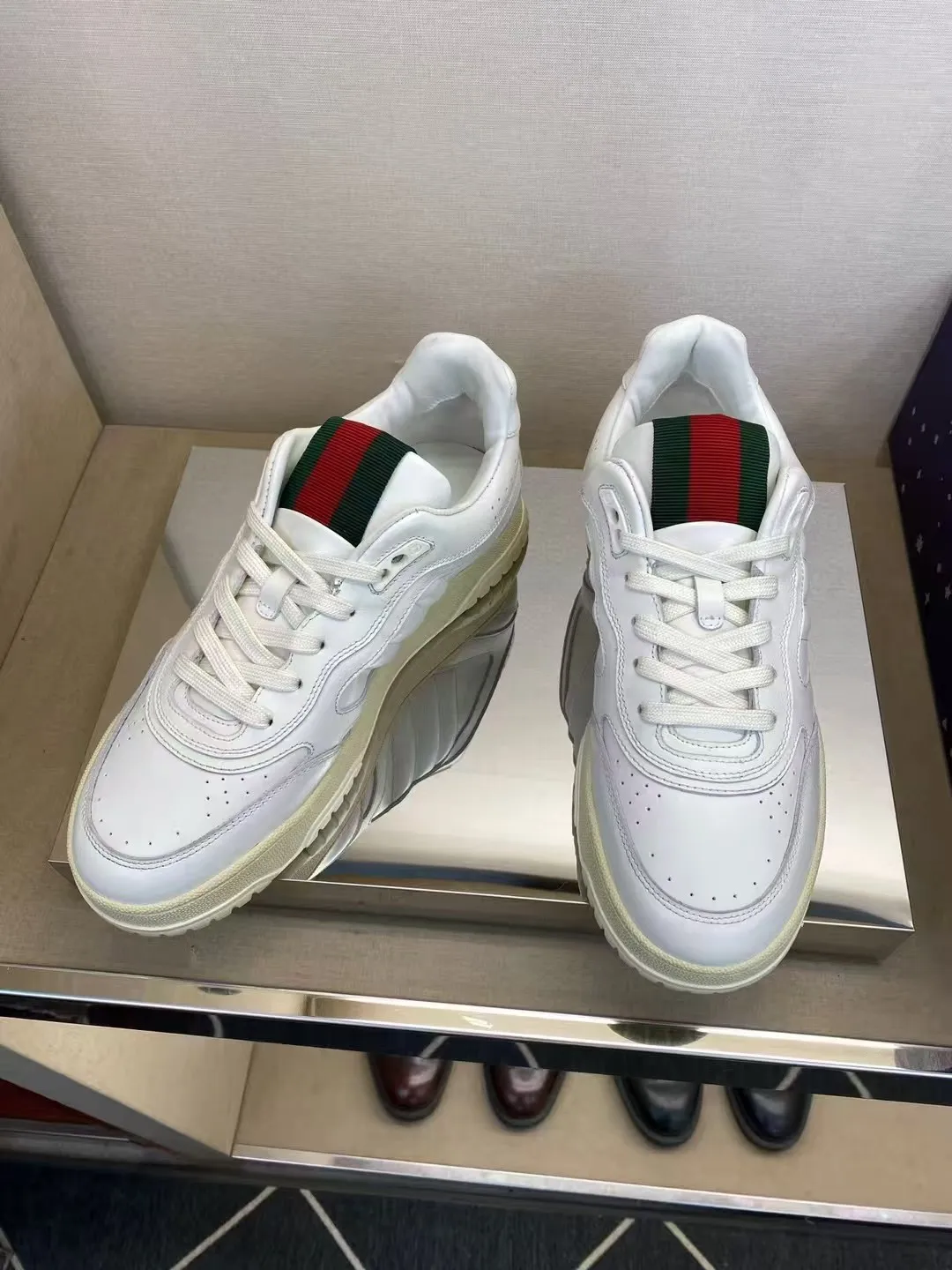 Men's Men's Shoes 💰440 [New Style] 🎍🎍Gucci - New Men's Shoes GUCCI [Lightning] The latest shoes are shipped. Original quality, fashionable, made of special materials, sheepskin lining, brand new packaging. The foot feels super comfortable and the workmanship is impeccable. Size: Male 38-44 (45 can be customized